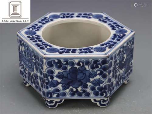 A Chinese Blue and White Porcelain Brush Washer