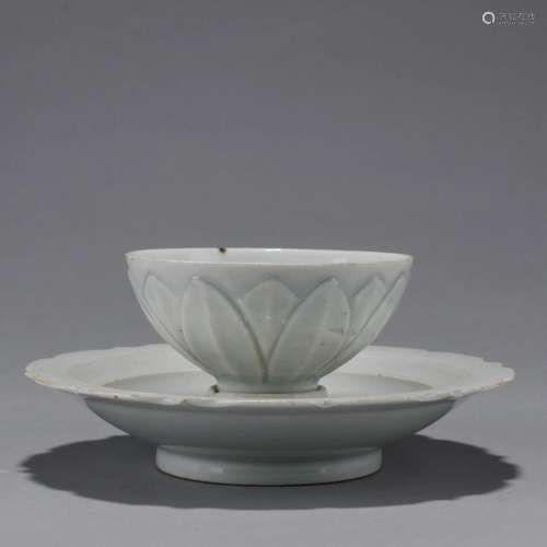 A Set of Shadow Celadon Glazed Floral Tea ZHAN (Small