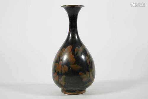 Black Glazed Yuhuchun Vase with Rusty Flowers Design