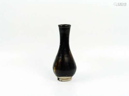 Black Glazed Yuhuchun Vase