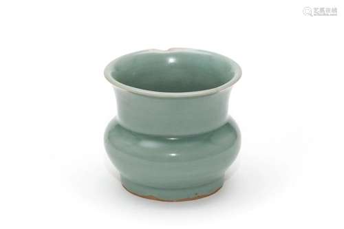 Celadon Glazed Refuse Vessel, Longquan Kiln