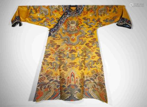 Kesi Tapestry Nanjing Brocade Robe with Nine Dragons