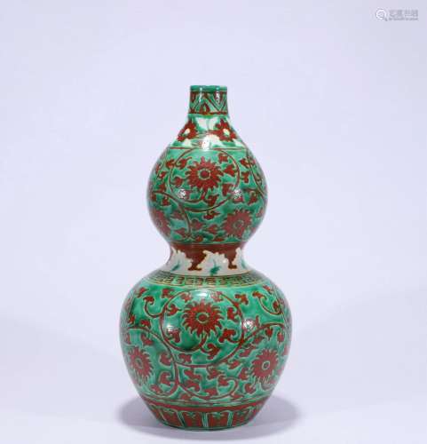 Red and Green Colored Gourd-shaped Vase with Interlaced