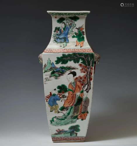 Wucai (Polychrome) Square Vase with Double Lion-shaped