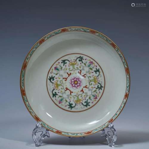 Famille Rose Dish with Floral Design