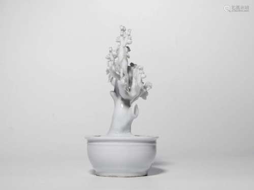 Dehua Kiln Plum Blossom Porcelain Artware