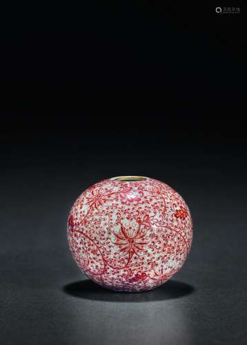 清中期 矾红花卉纹球形水盂