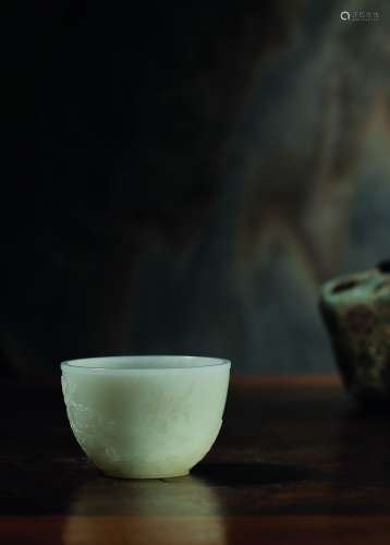 清中期 白玉浮雕鸡缸杯