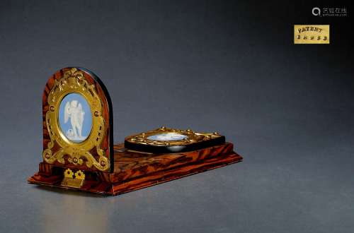 维多利亚时期铜鎏金及碧玉瓷板装饰胡桃木书挡