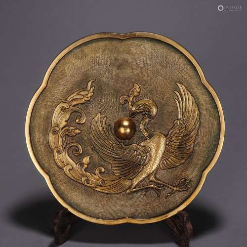 Gilt bronze bronze mirror with phoenix and bird pattern