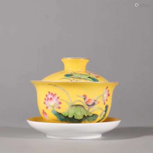 清瓷胎黃釉畫彩荷塘情趣茶碗一套