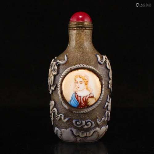 Chinese Peking Glass Low Relief Snuff Bottle