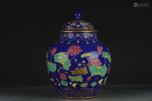 清雍正 蓝地浮雕粉彩花卉纹茶叶罐