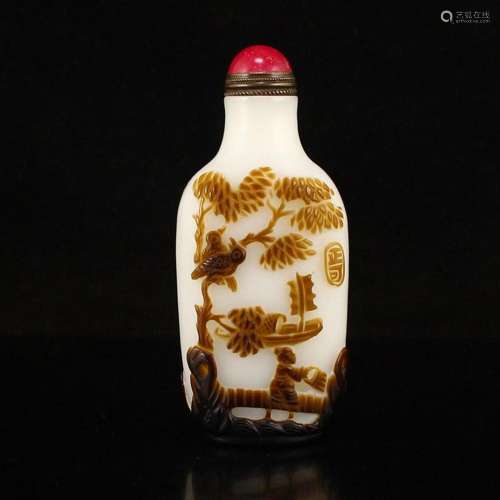 Chinese Peking Glass Low Relief Snuff Bottle