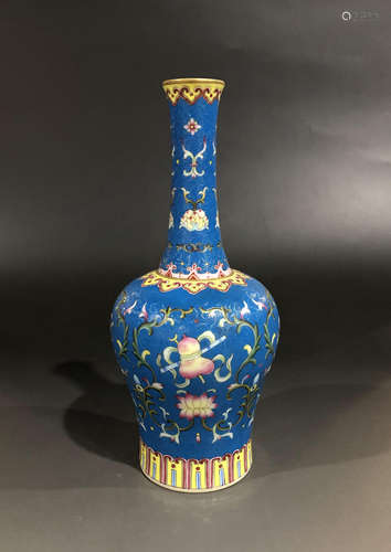 A QING DYNASTY COLORED ENAMEL BOTTLE