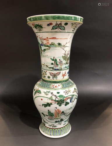 A QING DYNASTY KANGXI COLORFUL FLOWER VASE