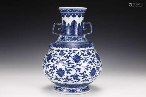 A Blue and White DRAGON PATTERN COVER JAR