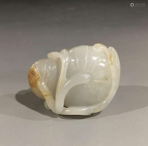 A HONGSHAN CULTUR JADE HAND PIECE