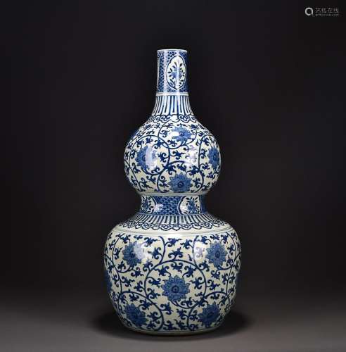 BLUE & WHITEFLORAL SCROLL DOUBLE-GOURD VASE