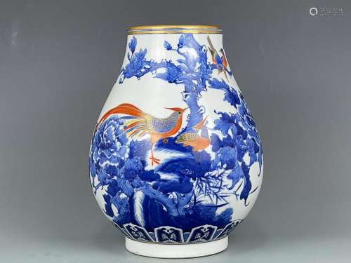 GILT-DECORATED BLUE & WHITE AND FAMILLE-ROSEBIRD AND FLO...