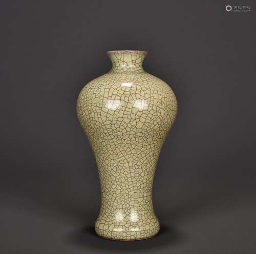 GE WARE YELLOW-GLAZED MEIPING VASE