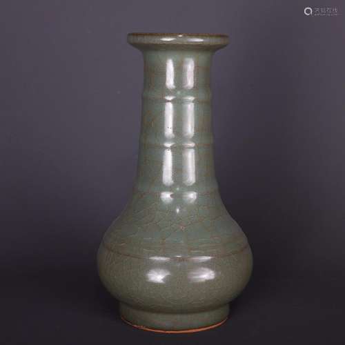 GUAN WARE VASE