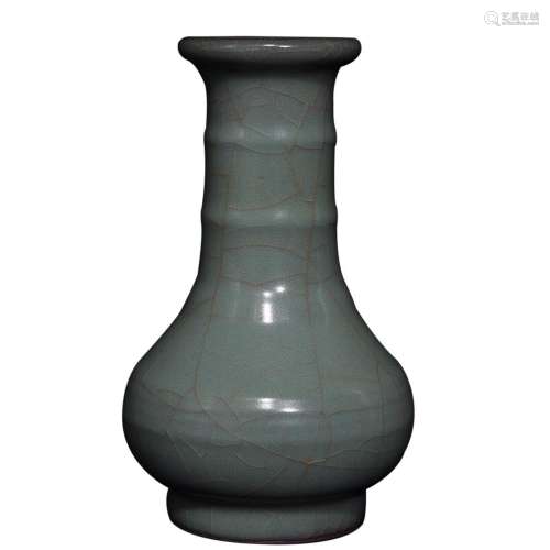 GUAN WARE VASE WITH FLARING RIM