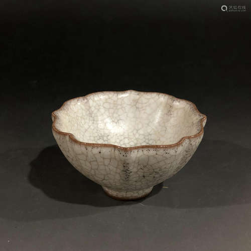 A SONG DYNASTY GE KILN BOWL