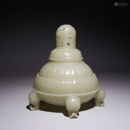 A HETIAN JADE INCENSE BURNER WITH  CLOUD GRAIN  BUTTON