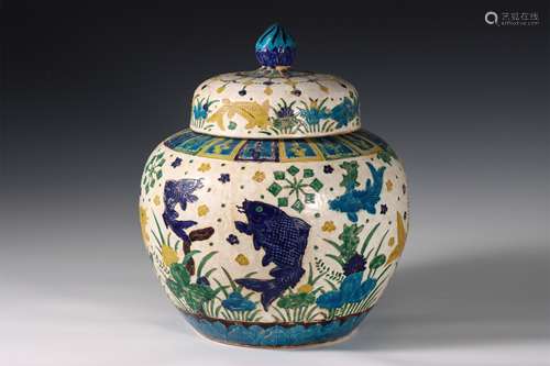 A FA HUA CAI FISH ALGAL GRAIN JAR WITH LID