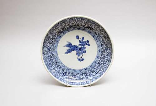 A Chinese blue and white dish, 18th/19th century