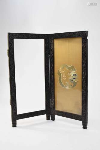 A Chinese silk embroidered screen panel and further frame, 1...