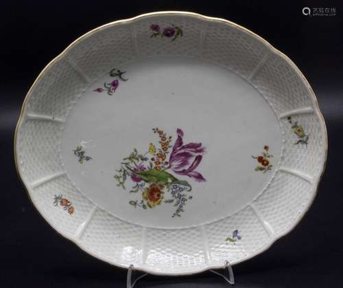 Schale mit Blumenmalerei / A bowl with flowers, Ludwigsburg,...