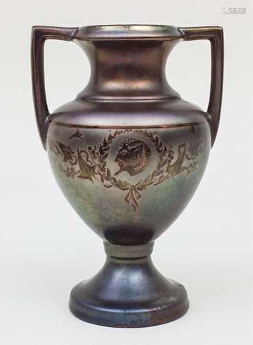 Jugendstil Doppelhenkelvase / An Art Nouveau Vase, Montières...