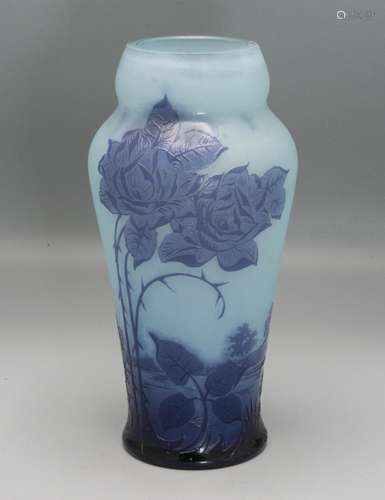 Jugendstil Vase / An Art Nouveau cameo glass vase, Adolf Bec...