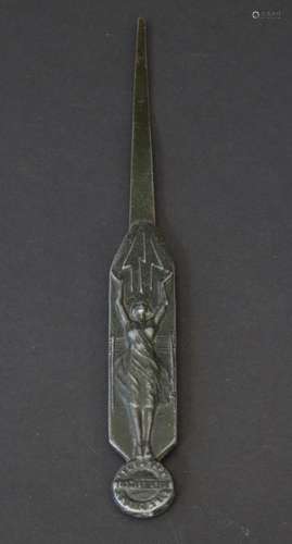 Art Déco Brieföffner / An Art Deco letter opener, Western Un...