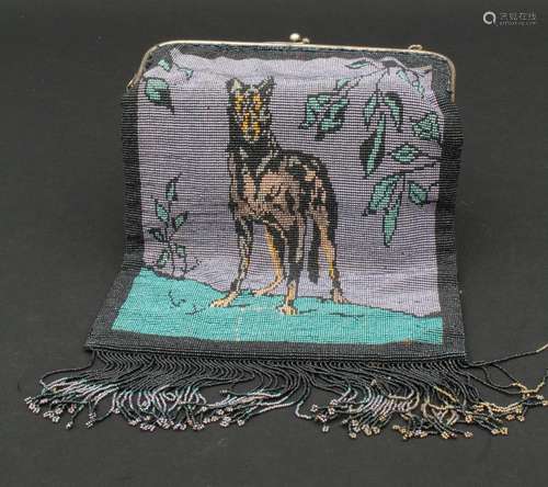 Jugendstil Perlen-Abendtasche mit Doberman / An Art Nouveau ...