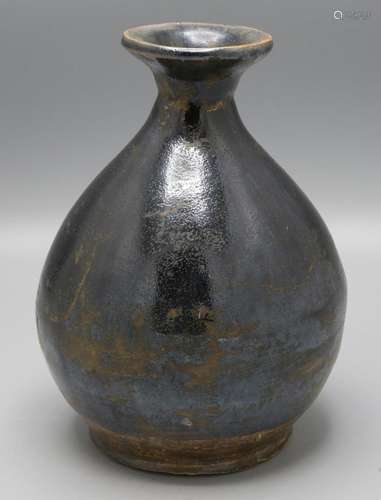 Vase / A ceramic vase, China, Song Dynastie (960-1279)