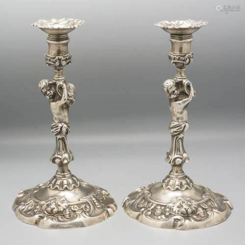 Paar Rokoko Silber Kerzenleuchter / A pair of Rococo silver ...