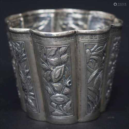 Achtpassiger Becher / A Chinese export silver beaker, TU TIA...