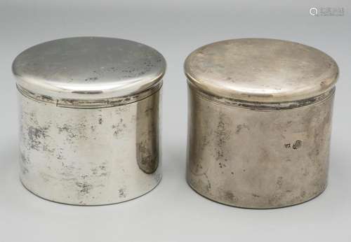 Paar Reisedosen / A pair of silver travel boxes with lid, Ca...