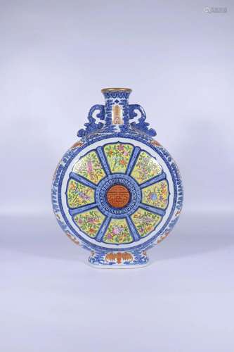 A Blue And White Famille-Rose Vase