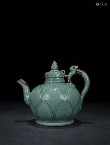 A Gaoli Porcelain Silver-Inlaid Ewer