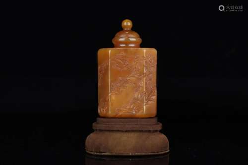 A Carved Tianhuang Snuff Bottle