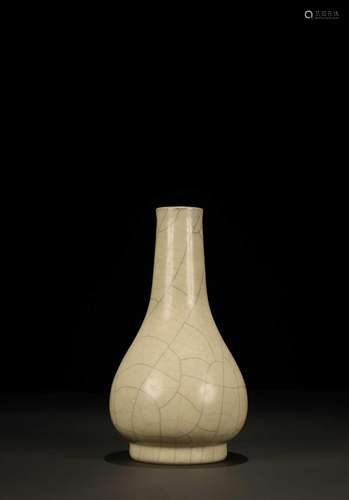 A Geyao Long-Necked Quasi Gallbladder-Shaped Vase