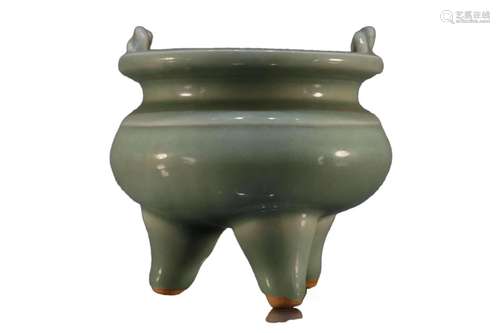 A quasi tripod Longquanyao censer