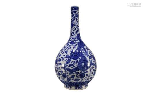 A Blue And White Quasi Gallbladder-Shaped Vase