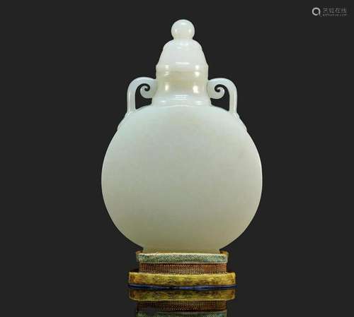 A White Jade Flask with Base