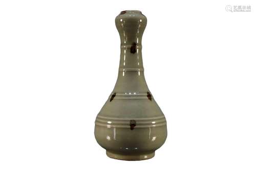 A quasi garlic-shaped Longquanyao vase