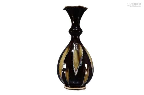 A Dingyao Flambe-Glazed Flower-Mouth Vase